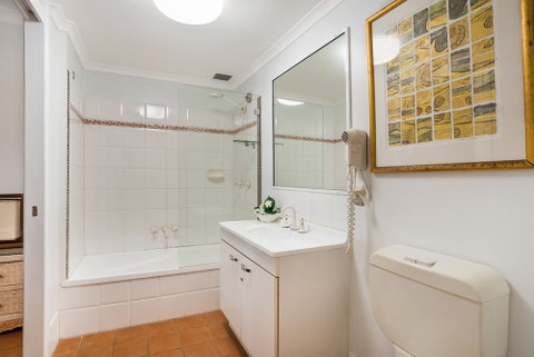 The York Beachfront Holiday Apartments - Tourism Cairns 6