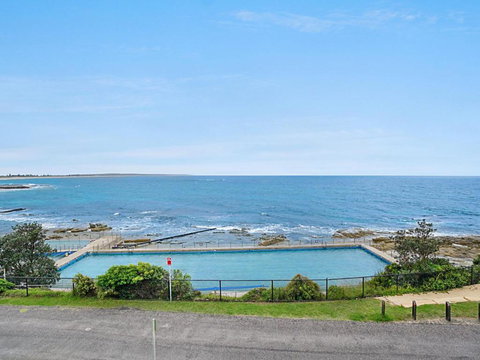 Waterfront Unit Unit 2 - Tourism Cairns 1