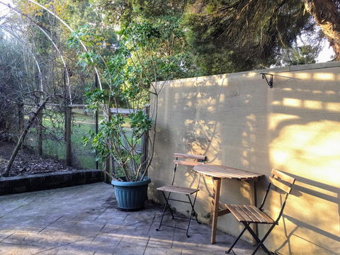 Romantic Getaway With Spa & Wifi Pet Friendly - Tourism Cairns 2