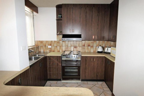 Macquarie Towers 17 1 Waugh Street - Tourism Cairns 7