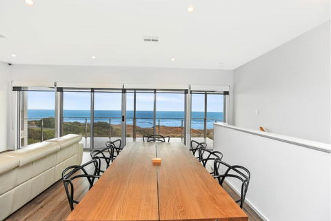 Avaya Sellicks Beachfront Getaway WiFi - Tourism Cairns 2