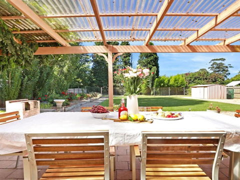 That Pink House! Comfortable Home Away From Home - Tourism Cairns 6