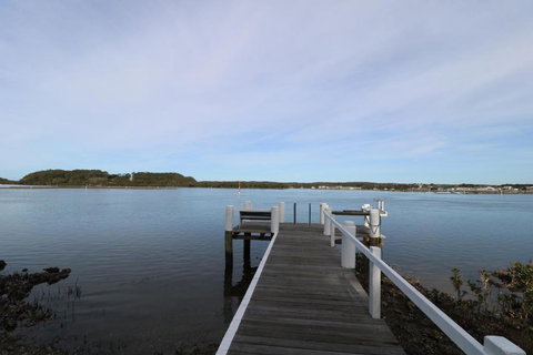 Waterfront Cottages - Tourism Cairns 5