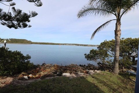 Waterfront Cottages - Tourism Cairns 1