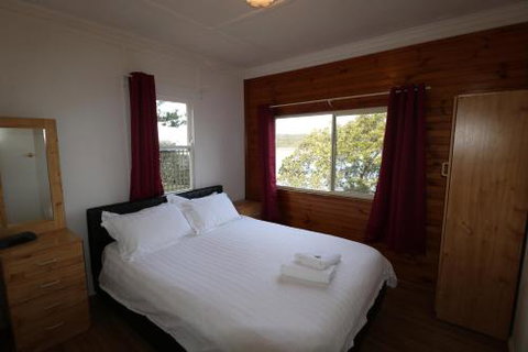 Waterfront Cottages - Tourism Cairns 3