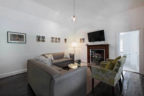 Jacobs Estate Cottage - Tourism Cairns 1
