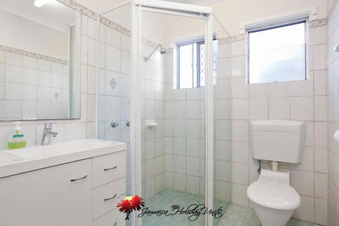 Jamaica Holiday Units - Tourism Cairns 2