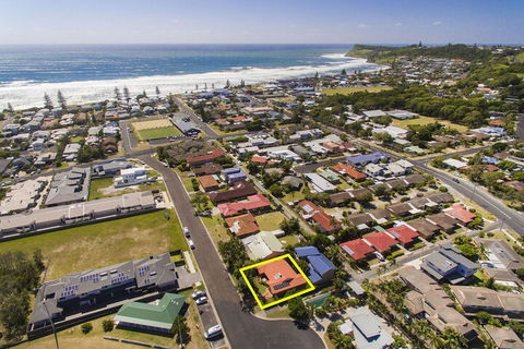 SECRET GARDEN WiFi Netflix Pet Friendly - Tourism Cairns 1