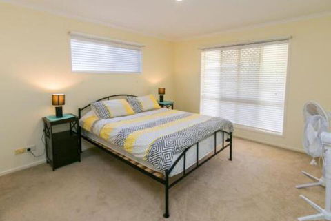 Cozy Family Holiday House - Tourism Cairns 5