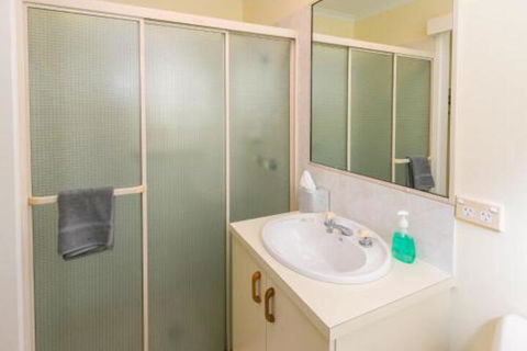Cozy Family Holiday House - Tourism Cairns 4