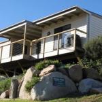 KINGFISHER COTTAGE Beachfront At The Binalong Bay - Tourism Cairns 0