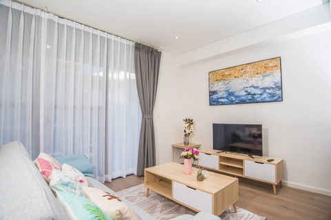 Warm Soul Apartment In The Heart Of Eastwood - Tourism Cairns 4