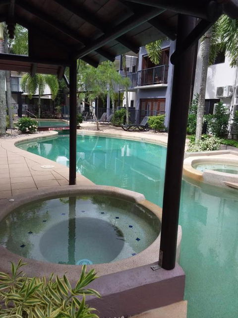 Jackies Studio Apartment - Tourism Cairns 3