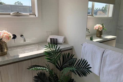 Delicate Bundoora Townhouse 10 - Tourism Cairns 1