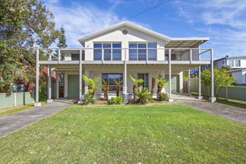 Malibu Magic Bawley Point - Tourism Cairns 0