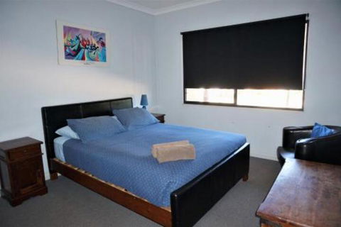 Ningaloo Breeze Villa 10 3 Bedroom Fully Self Contained Disabled Friendly Accommodation - Tourism Cairns 4