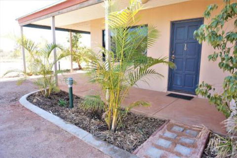 Ningaloo Breeze Villa 10 3 Bedroom Fully Self Contained Disabled Friendly Accommodation - Tourism Cairns 2