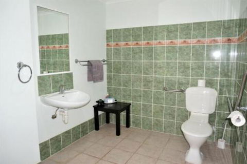 Ningaloo Breeze Villa 10 3 Bedroom Fully Self Contained Disabled Friendly Accommodation - Tourism Cairns 7