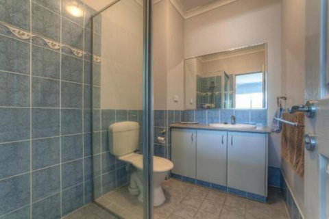 Ningaloo Breeze Villa 4 3 Bedroom Fully Self Contained Holiday Accommodation - Tourism Cairns 5