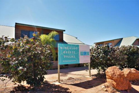 Ningaloo Breeze Villa 4 3 Bedroom Fully Self Contained Holiday Accommodation - Tourism Cairns 3