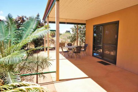 Ningaloo Breeze Villa 4 3 Bedroom Fully Self Contained Holiday Accommodation - Tourism Cairns 4
