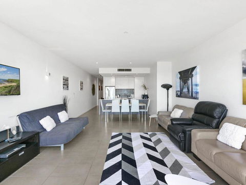 WATERFRONT THREE In The Heart Of Lorne - Tourism Cairns 2