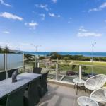 WATERFRONT THREE In The Heart Of Lorne - Tourism Cairns 0