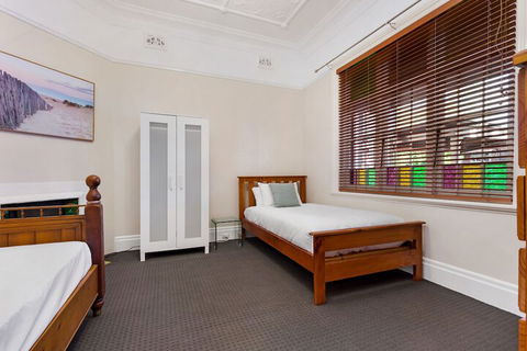 Drummoyne 3 Bedroom Home (62ALE) - Tourism Cairns 4