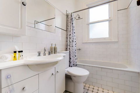 Drummoyne 3 Bedroom Home (62ALE) - Tourism Cairns 2