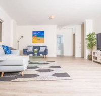 Convenient Rockdale Apartment Next To Station  Beach - Tourism Cairns
