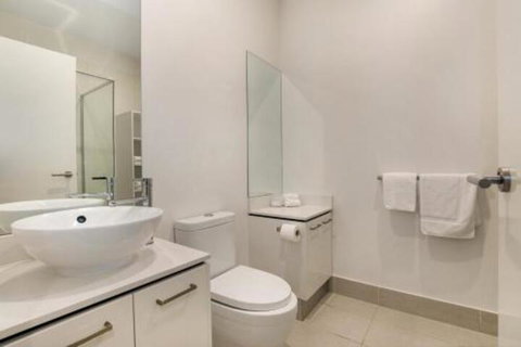 Seaside Apartment Getaway - Tourism Cairns 6