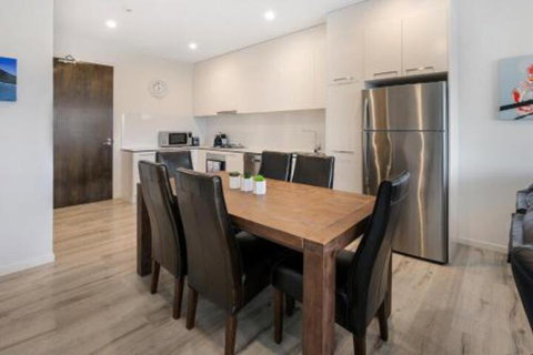 Seaside Apartment Getaway - Tourism Cairns 3