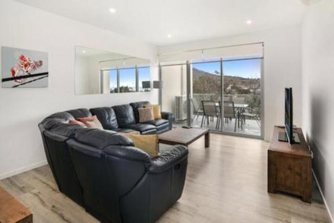Seaside Apartment Getaway - Tourism Cairns 2