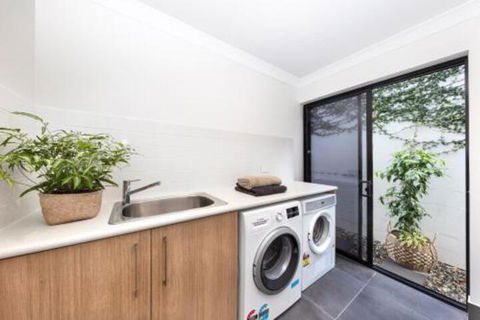 WINDFALL In PALM COVE - Tourism Cairns 2