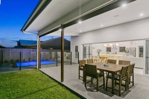 THE BEACH OASIS At 360 - Tourism Cairns 5