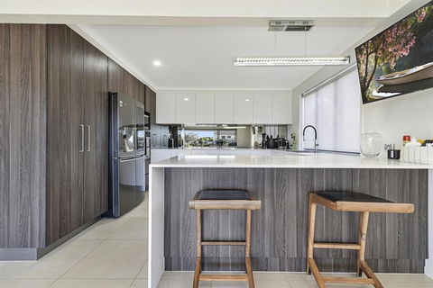 CANAL HOME NEAR MOOLOOLABA Kooringal - Tourism Cairns 5
