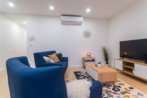Canopy At 44 Minutes From The CBD Train & Cafes Wifi Nespresso Amenities - Tourism Cairns 4
