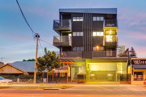 Canopy At 44 Minutes From The CBD Train & Cafes Wifi Nespresso Amenities - Tourism Cairns 2