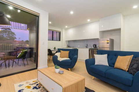 Canopy At 44 Minutes From The CBD Train & Cafes Wifi Nespresso Amenities - Tourism Cairns 7