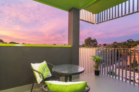 Canopy At 44 Minutes From The CBD Train & Cafes Wifi Nespresso Amenities - Tourism Cairns 0