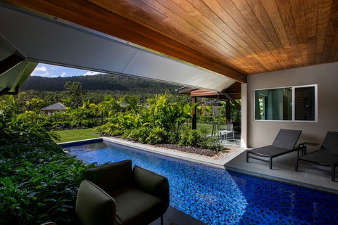 Celeste - At Funnel Bay - Tourism Cairns 2