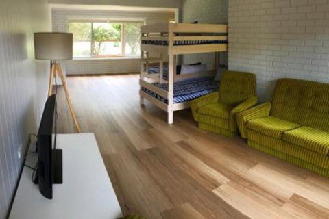 HIP NAUTIC 100 Metres To Beach - Tourism Cairns 5