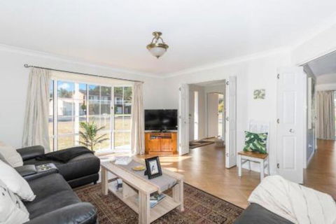 Macleay Street 23 Narrawallee - Tourism Cairns 0