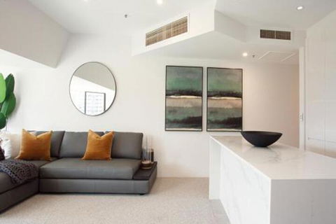 THE HYDEAWAY LUXE HYDE PARK CITY APARTMENT Hosted By LAbode Accommodation - Tourism Cairns 2