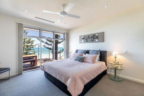 ULTIMA At The Bay Glenelg Absolute Beachfront - Tourism Cairns 6