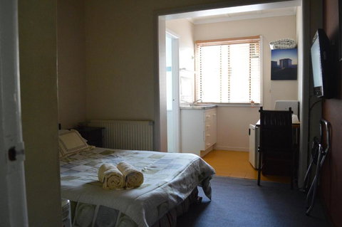 Hannas Hutte Lodge - Tourism Cairns 4