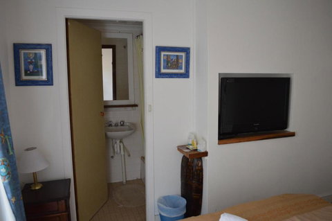 Hannas Hutte Lodge - Tourism Cairns 1