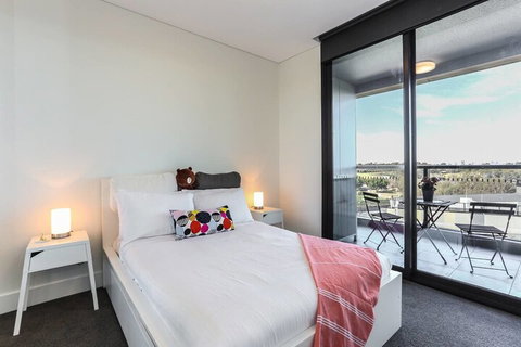 Highrise Apartment At Olympic Park - Tourism Cairns 4