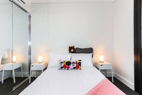 Highrise Apartment At Olympic Park - Tourism Cairns 3