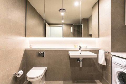 Highrise Apartment At Olympic Park - Tourism Cairns 7